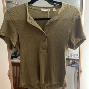 Doen Green Henley Short Sleeve Tee